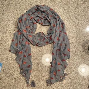 Grayish blue scarf with feathers